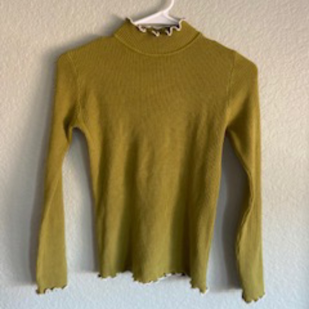Green Ribbed Turtleneck Sweater with White Trim Small